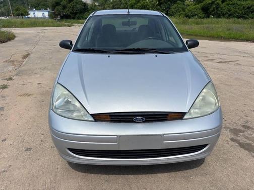 CD Silver Clearcoat Metallic 2002 Ford Focus SE