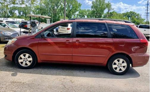 2005 Toyota Sienna LE
