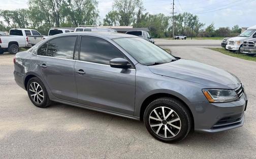 Gray 2017 Volkswagen Jetta 1.4T SE