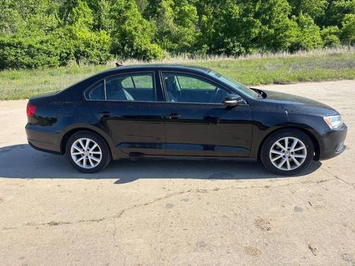 Black 2012 Volkswagen Jetta SE