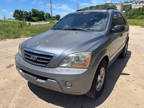 Gray 2007 Kia Sorento LX