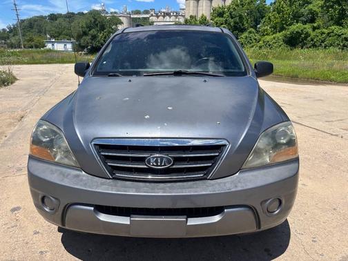 Gray 2007 Kia Sorento LX