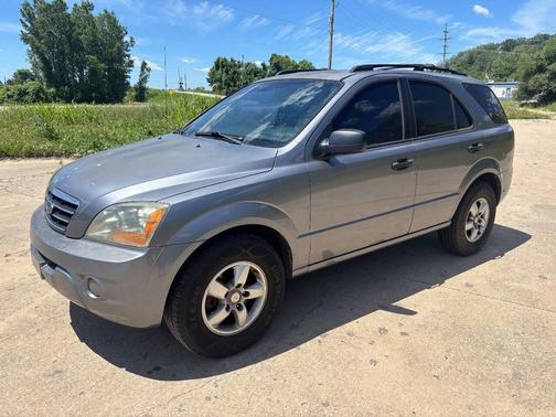 Gray 2007 Kia Sorento LX