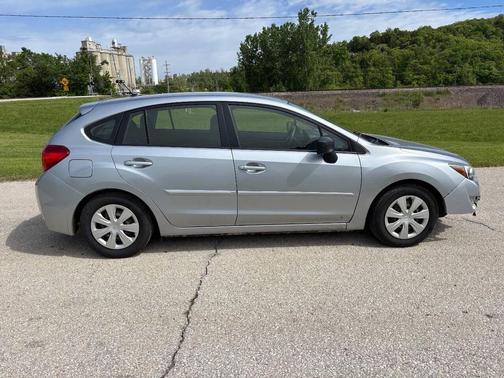 Ice Silver Metallic 2015 Subaru Impreza 2.0i