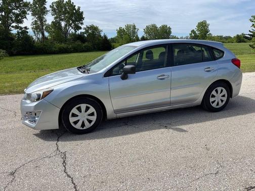 Ice Silver Metallic 2015 Subaru Impreza 2.0i