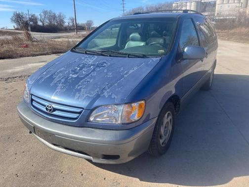 2003 Toyota Sienna XLE