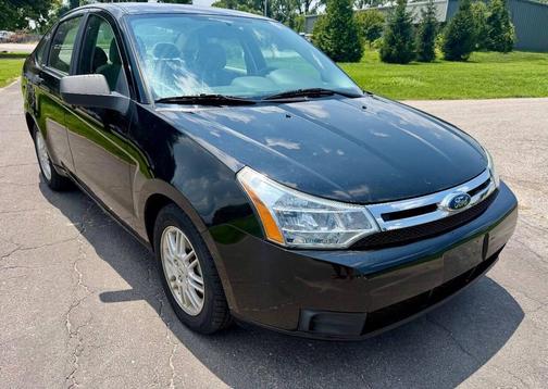 Black 2010 Ford Focus SE