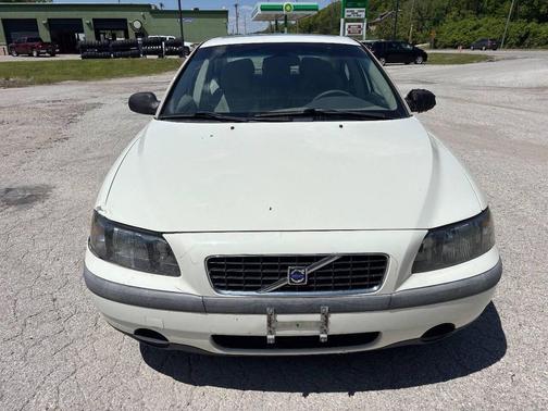 White 2002 Volvo S60 2.4T