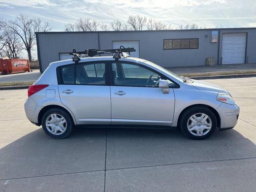 2010 Nissan Versa 1.8 S