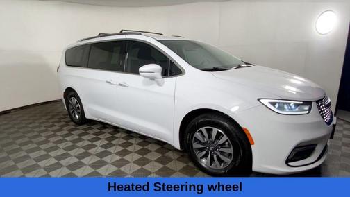 2021 Chrysler Pacifica Touring-L