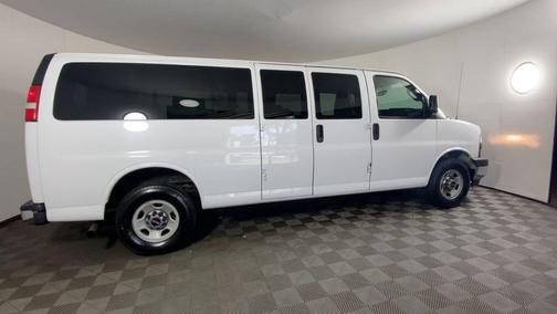 2017 GMC Savana 3500 LT