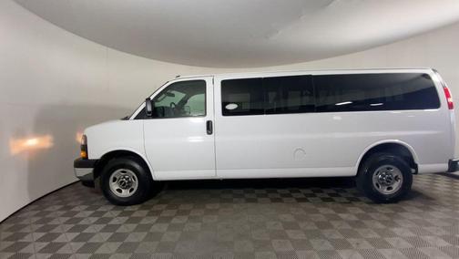 2017 GMC Savana 3500 LT