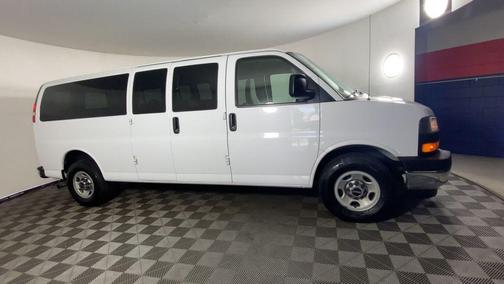 2017 GMC Savana 3500 LT
