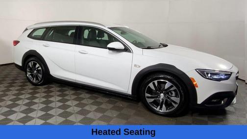 2018 Buick Regal TourX Essence