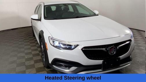 2018 Buick Regal TourX Essence