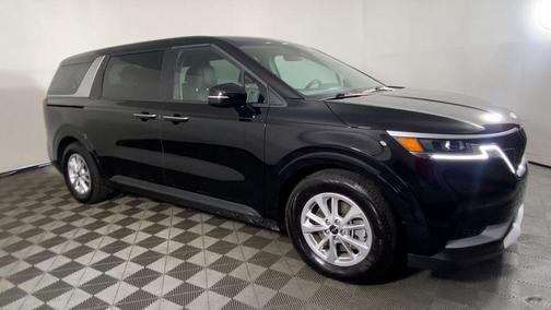 2023 Kia Carnival LX
