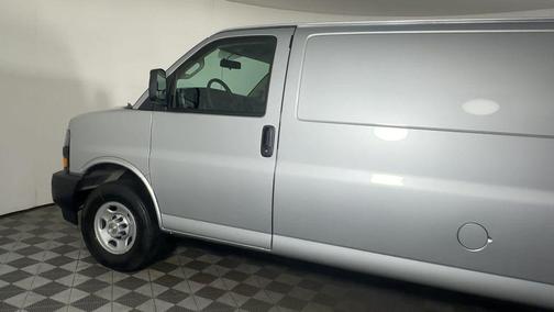 Silver Ice Metallic 2026 Chevrolet Express 2500 Work Van