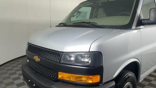 Silver Ice Metallic 2026 Chevrolet Express 2500 Work Van