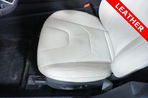 Photo 5 of 33 of 2015 Ford Fusion Titanium