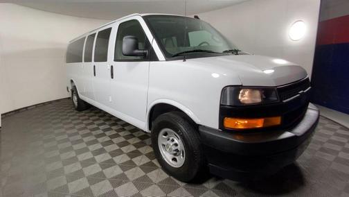 2025 Chevrolet Express 3500 LS