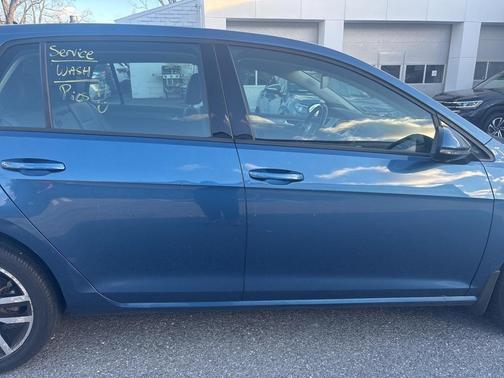 2016 Volkswagen Golf TSI SE 4-Door