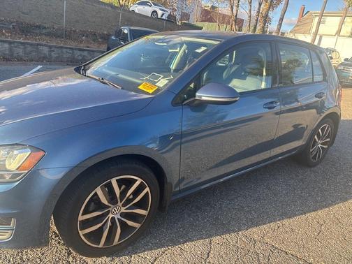 2016 Volkswagen Golf TSI SE 4-Door