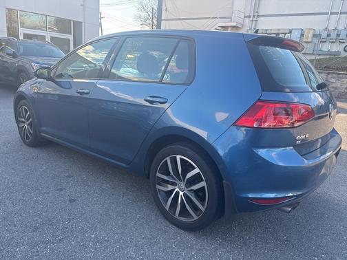 2016 Volkswagen Golf TSI SE 4-Door