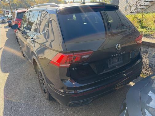 2022 Volkswagen Tiguan 2.0T SE R-Line Black
