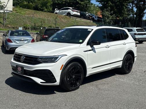 Opal White Pearl Effect 2024 Volkswagen Tiguan 2.0T SE R-Line Black