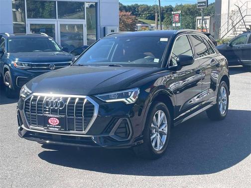 2022 Audi Q3 45 S line Premium