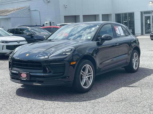 2022 Porsche Macan Base