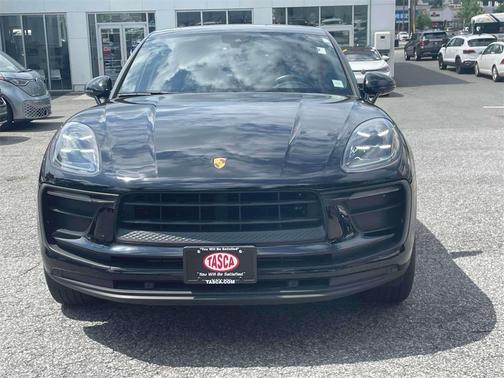 2022 Porsche Macan Base