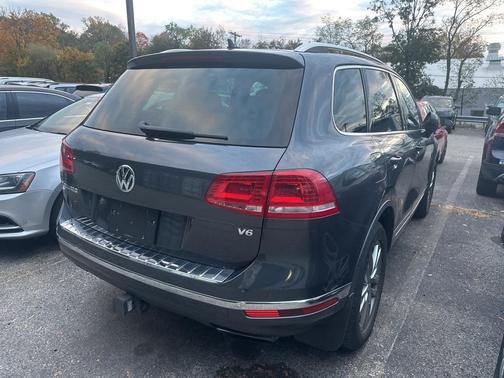 2016 Volkswagen Touareg VR6 Lux