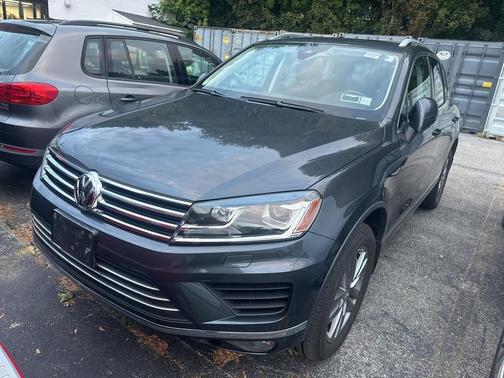 2016 Volkswagen Touareg VR6 Lux