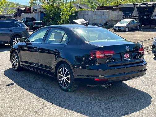 Black 2017 Volkswagen Jetta 1.4T SE