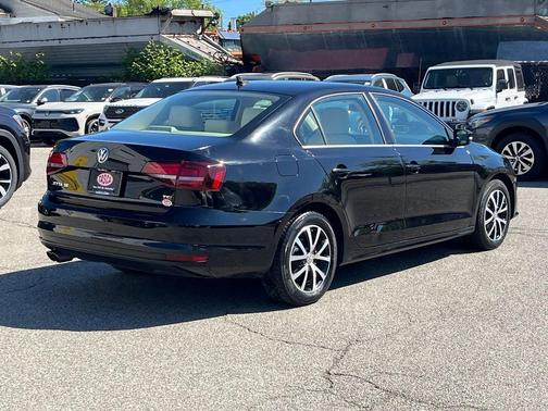 Black 2017 Volkswagen Jetta 1.4T SE