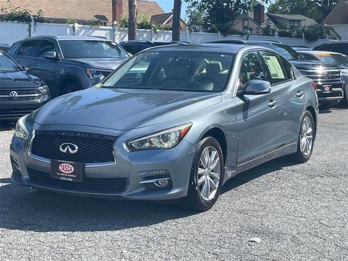 2015 INFINITI Q50 Premium