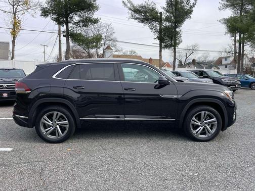 2024 Volkswagen Atlas Cross Sport 2.0T SEL R-Line