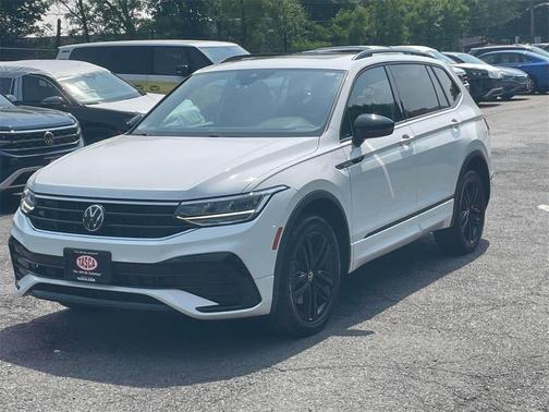 2022 Volkswagen Tiguan 2.0T SE R-Line Black