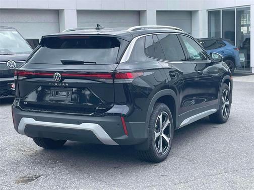 2025 Volkswagen Tiguan 2.0T SE