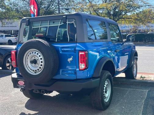 2023 Ford Bronco Base