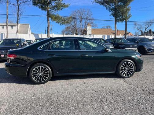 2022 Volkswagen Passat 2.0T Limited Edition