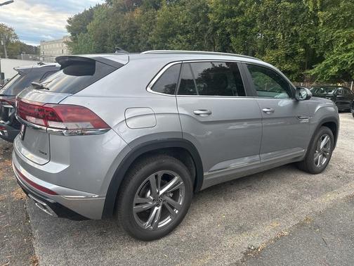 2024 Volkswagen Atlas Cross Sport 2.0T SEL R-Line