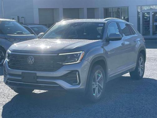 2024 Volkswagen Atlas Cross Sport 2.0T SEL R-Line