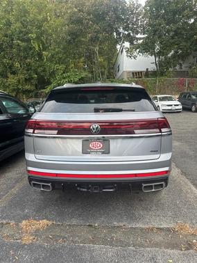 2024 Volkswagen Atlas Cross Sport 2.0T SEL R-Line
