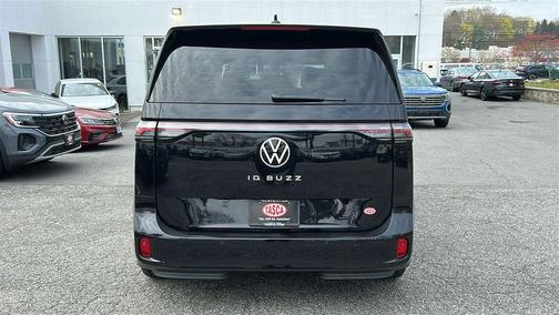Deep Black Pearl Effect 2025 Volkswagen ID. Buzz Pro S
