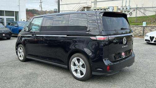 Deep Black Pearl Effect 2025 Volkswagen ID. Buzz Pro S