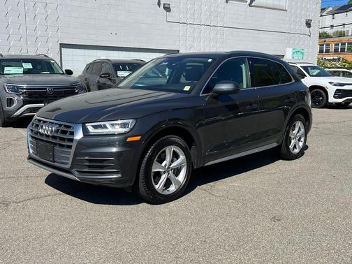 Manhattan Gray Metallic 2020 Audi Q5 40 Premium Plus