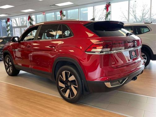 2024 Volkswagen Atlas Cross Sport 2.0T SE w/Technology