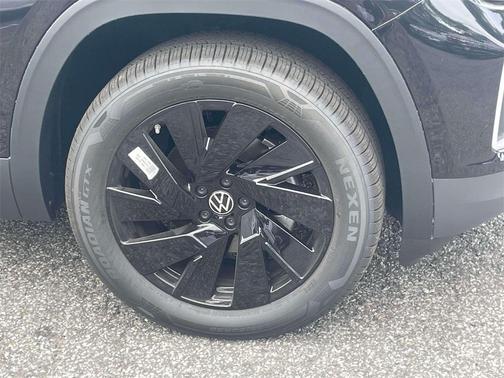 2025 Volkswagen Atlas 2.0T SE